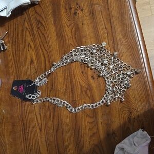 Beautiful necklace and earring set